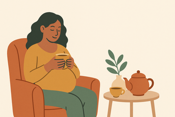 Ilustración de mujer embarazada disfrutando de una taza de té negro en ambiente acogedor